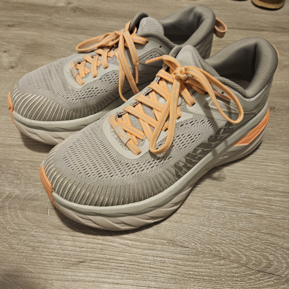 Hoka, Size 7